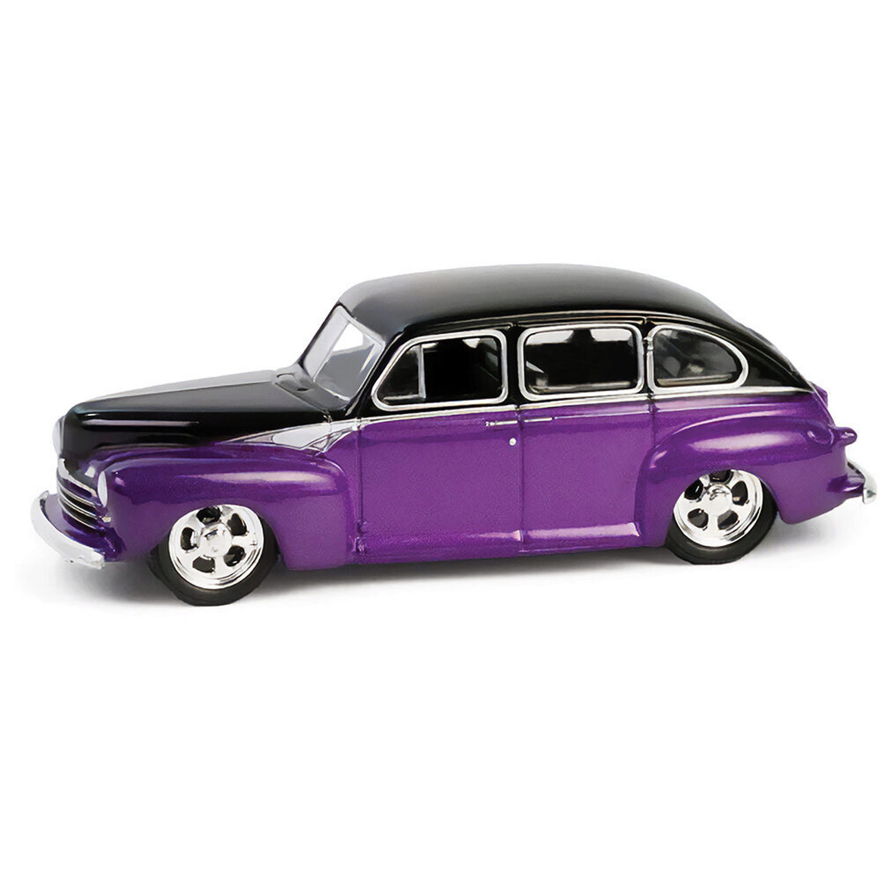 グリーンライト　1947 Ford Fordor Super Deluxe Amazon.com: Greenlight 1/64 1947 Ford Fordor Super Deluxe