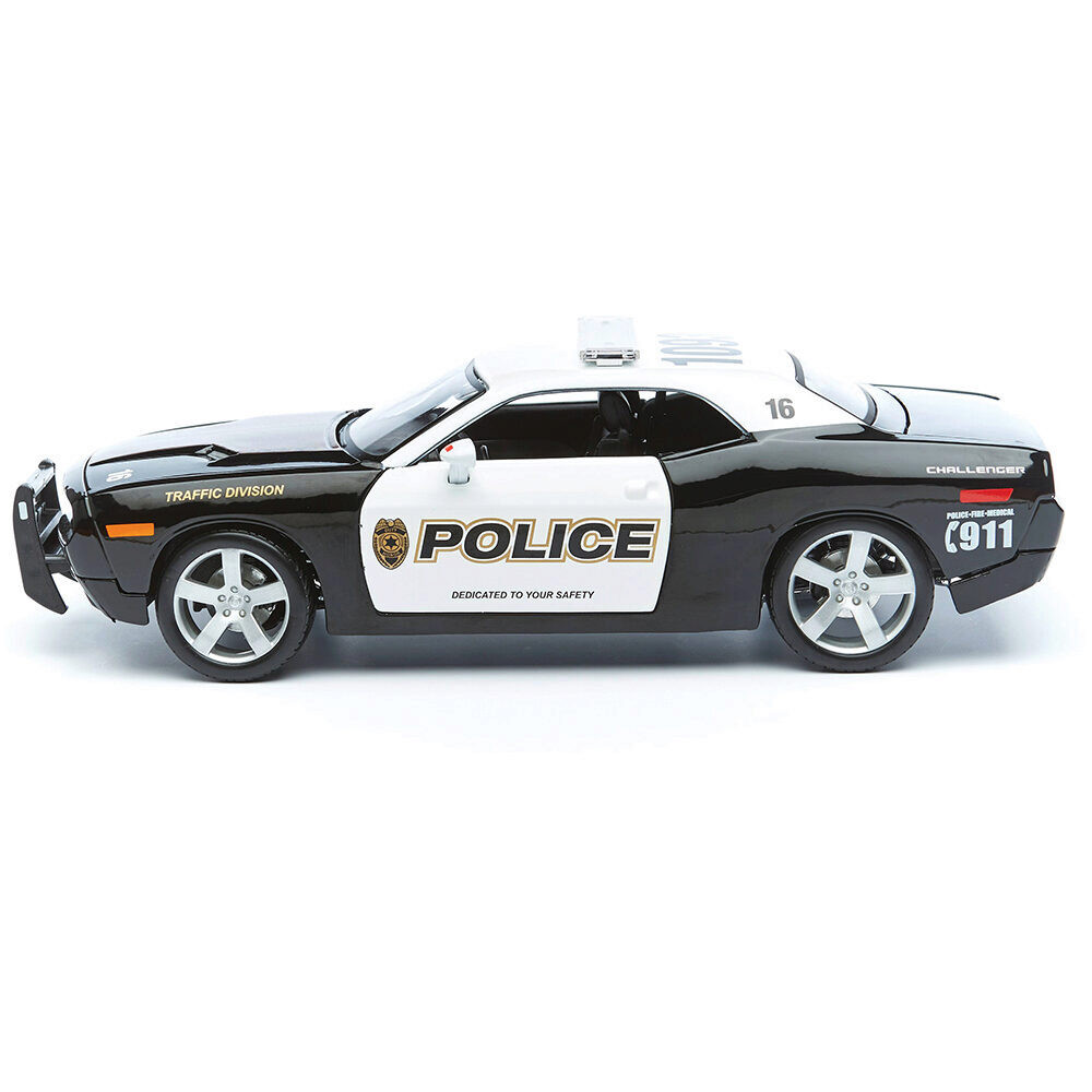 2006 Dodge Challenger Concept Police B&W Diecast Model Car | Maisto