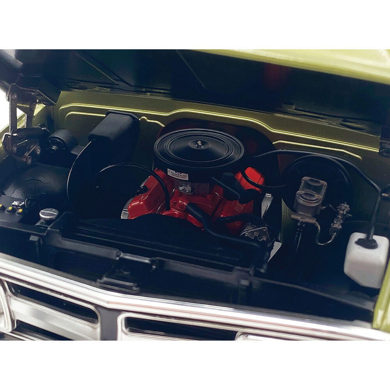 ACME 社1972 GMC ジミー・オリーブ \"KC HIGHLIGHTER FIRST LOOK: ACME 1972 GMC Jimmy KC Highlighter