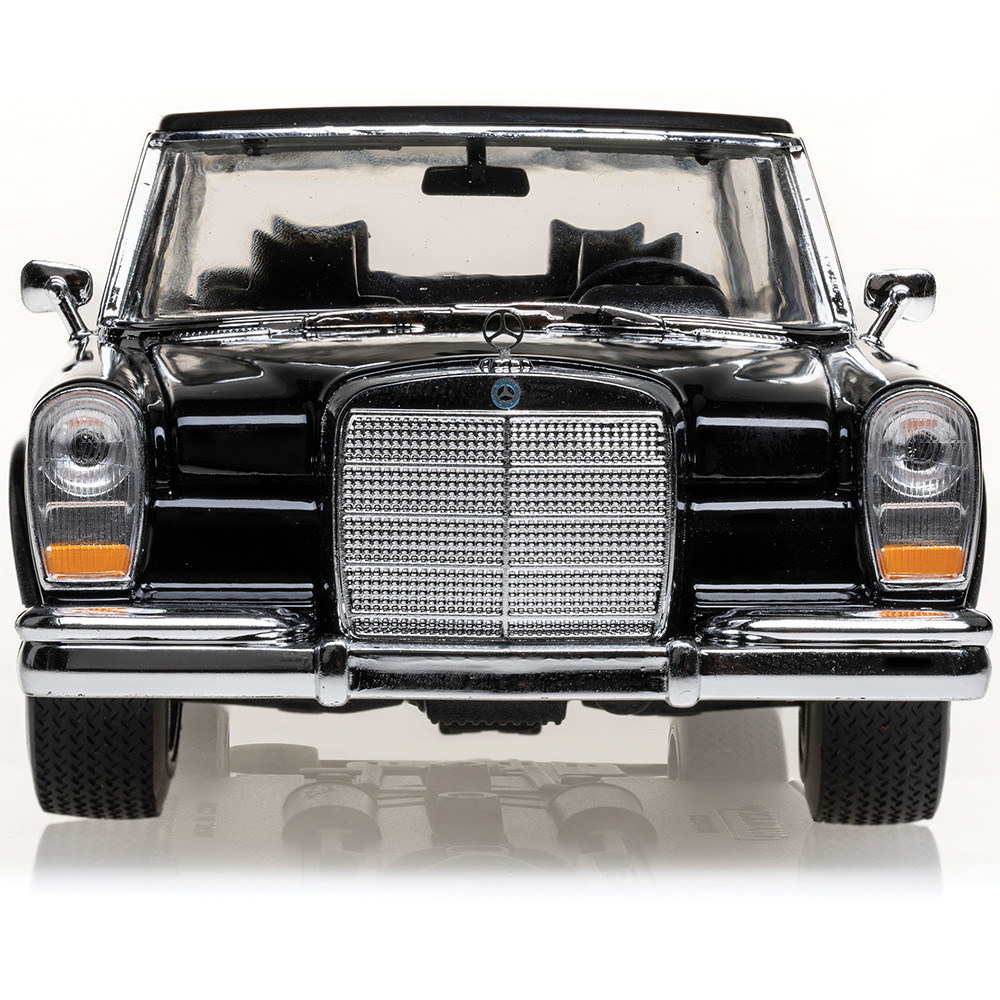 最終値下げMercedes-Benz W163 1:20モデルキット 1963 Mercedes-Benz 600 Black Diecast Model Car | Welly