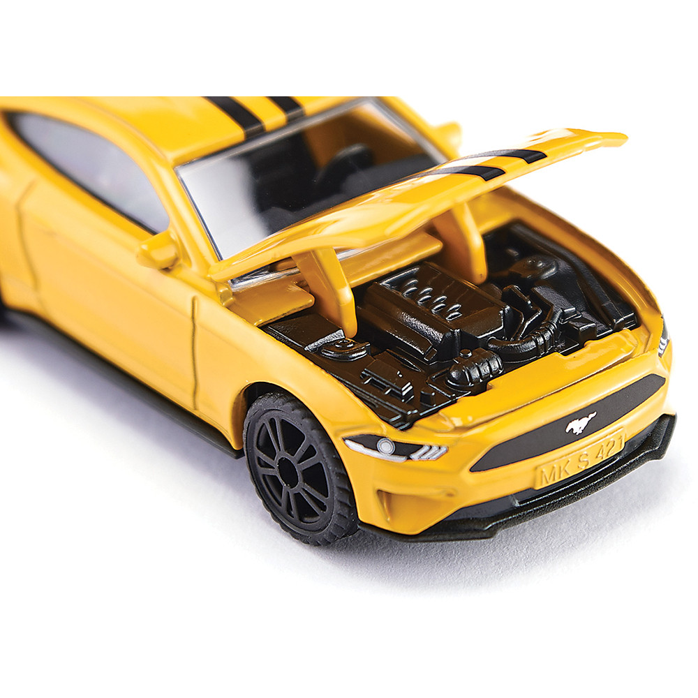 Ford Yellow Mustang 限定版 1/50 Ford Mustang GT Diecast Model Car by Siku | Fairfield Collectibles
