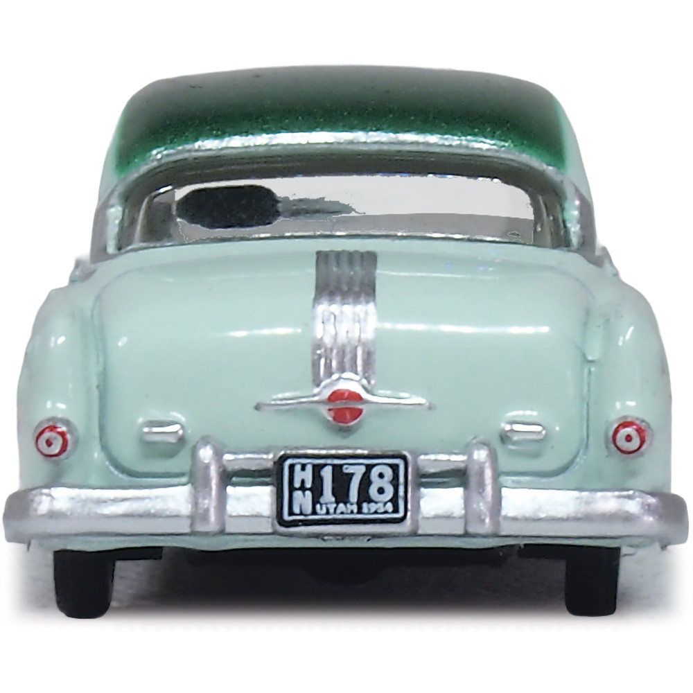 1954 Pontiac Chieftain 4-Door Sedan Shannon Green / Brookmere Green