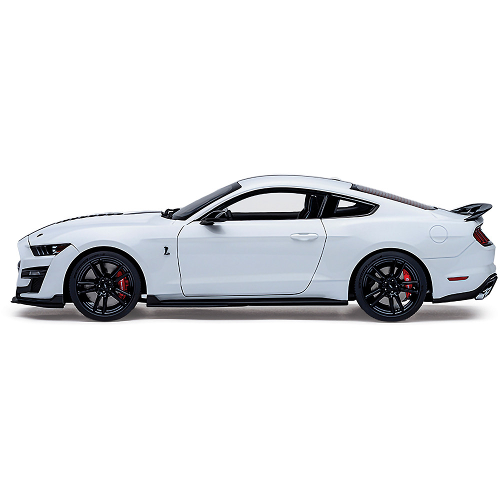 Ford Mustang Shelby G.T.500 Oxford White Diecast Model Car | AutoArt