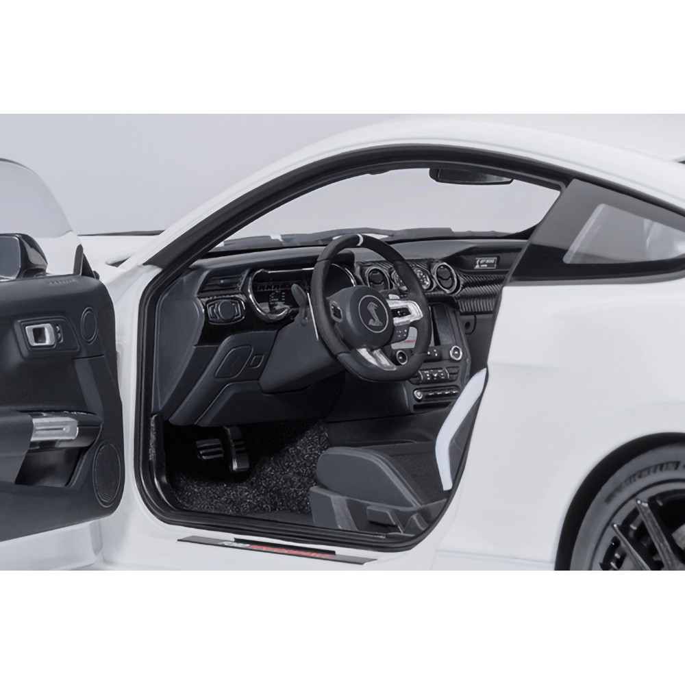 Ford Mustang Shelby G.T.500 Oxford White Diecast Model Car | AutoArt
