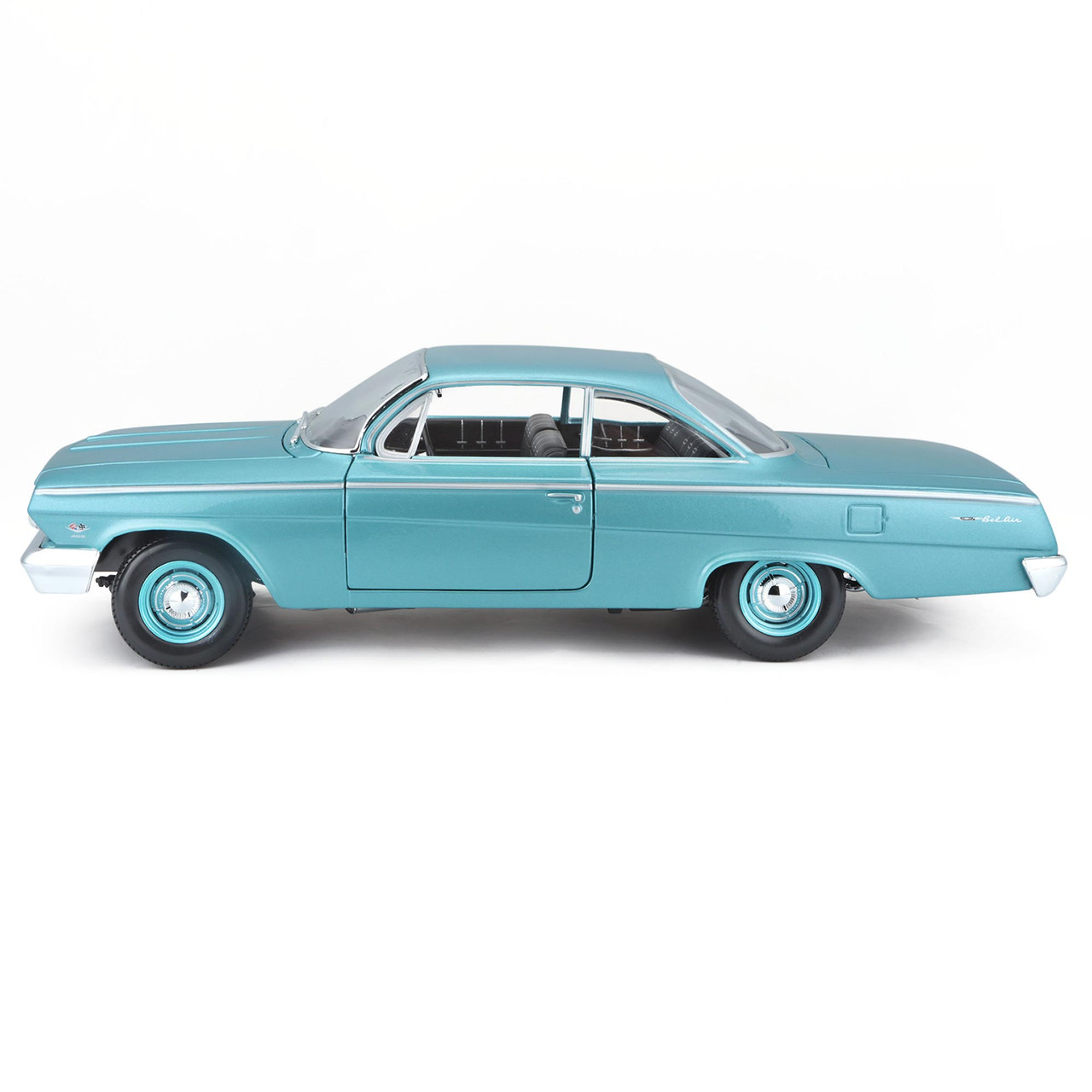 1962 Chevrolet Bel Air Sport - Blue 1:18 Scale Diecast Replica Model by  Maisto