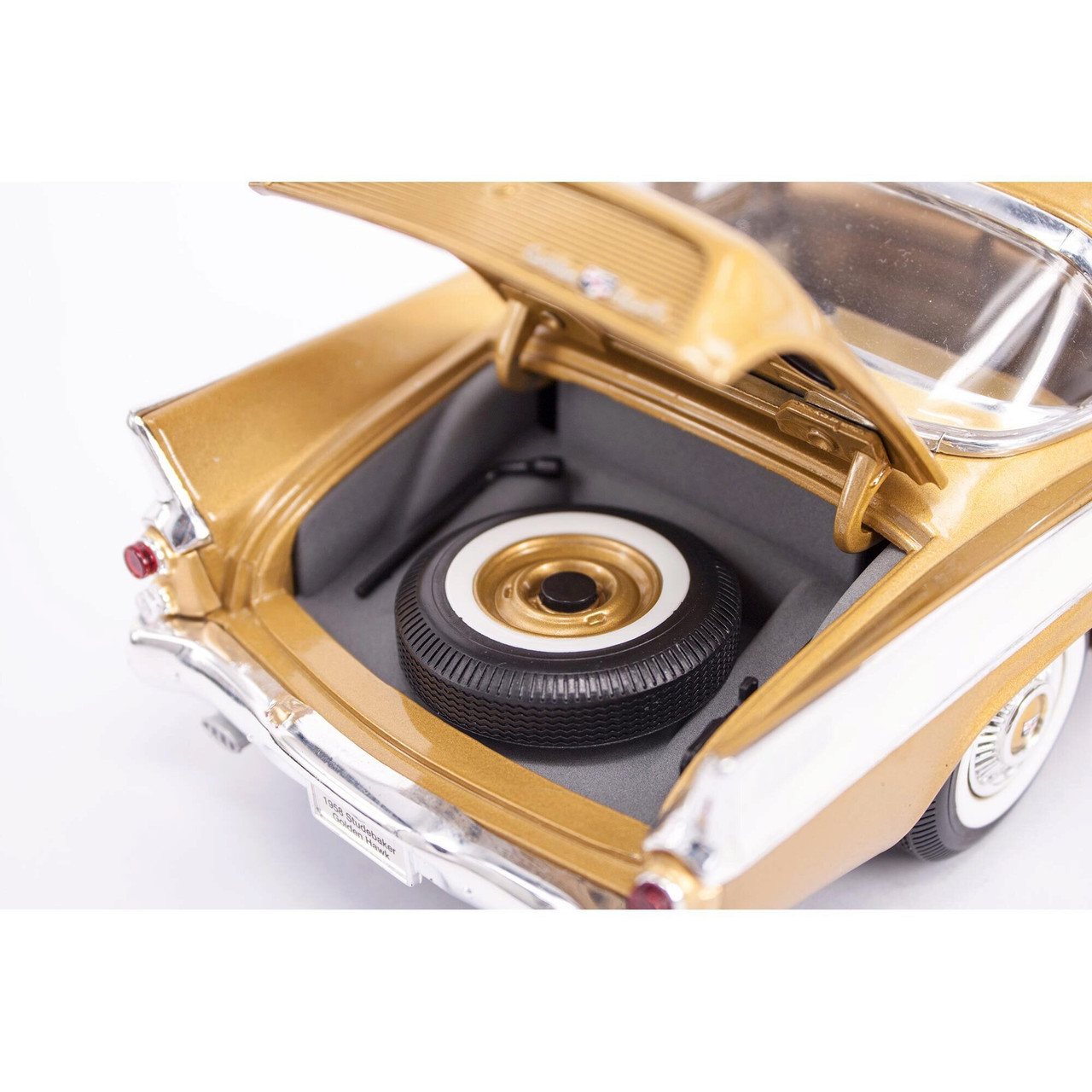 1958 Studebaker Golden Hawk - Gold 1:18 Scale Diecast Model by