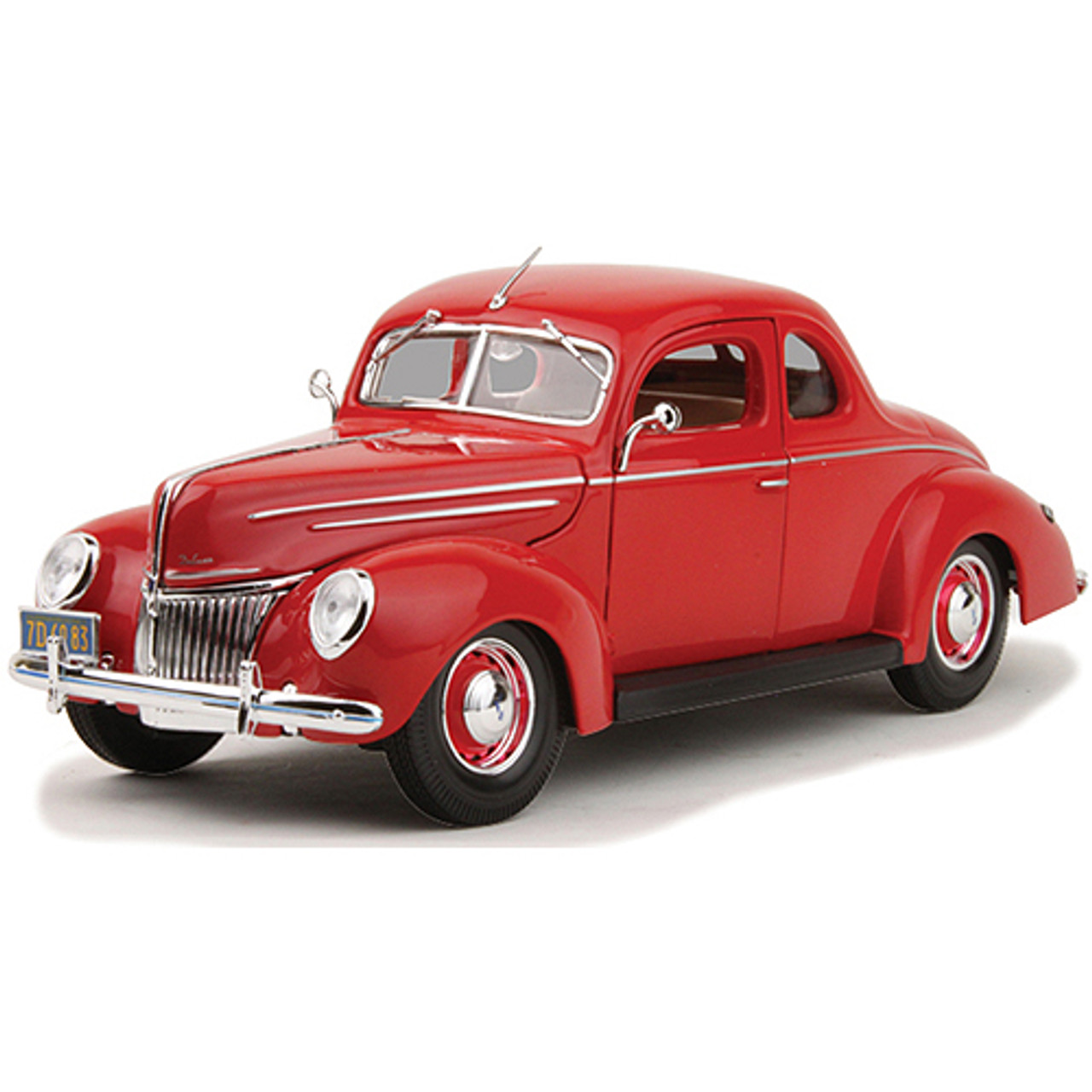 1939 Ford DeLuxe Coupe 1:18 Scale Diecast Model by Maisto