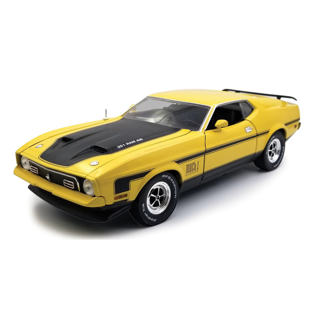 1971 Ford Mach 1 Mustang - Yellow 1:18 Scale Diecast Model by Sunstar