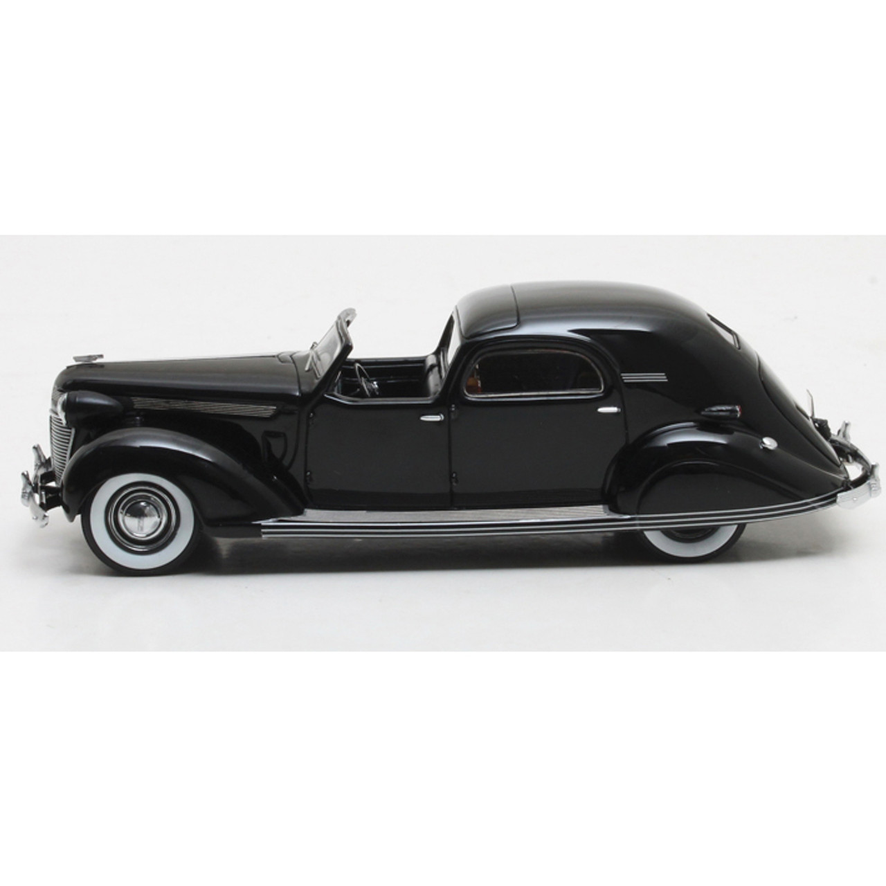 1937 Walter P. Chrysler Imperial C15 Town Car 1:43 Scale Diecast