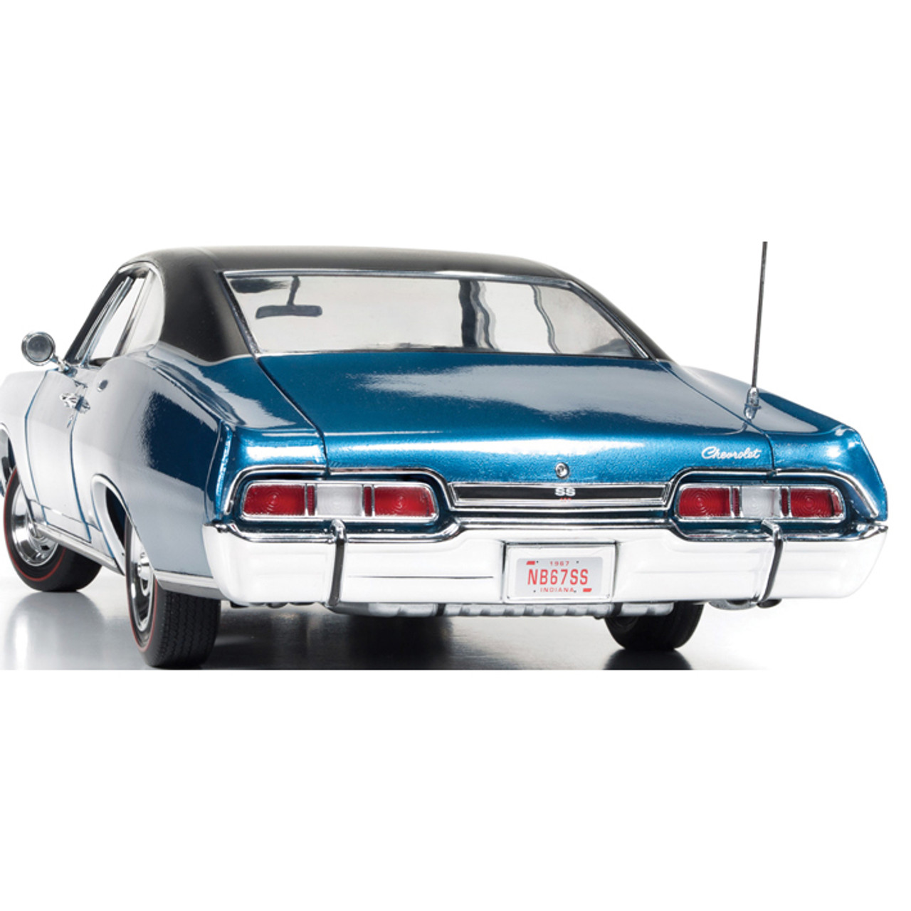 1967 Chevrolet Z24 SS 427 Impala 1:18 Scale Diecast Model by