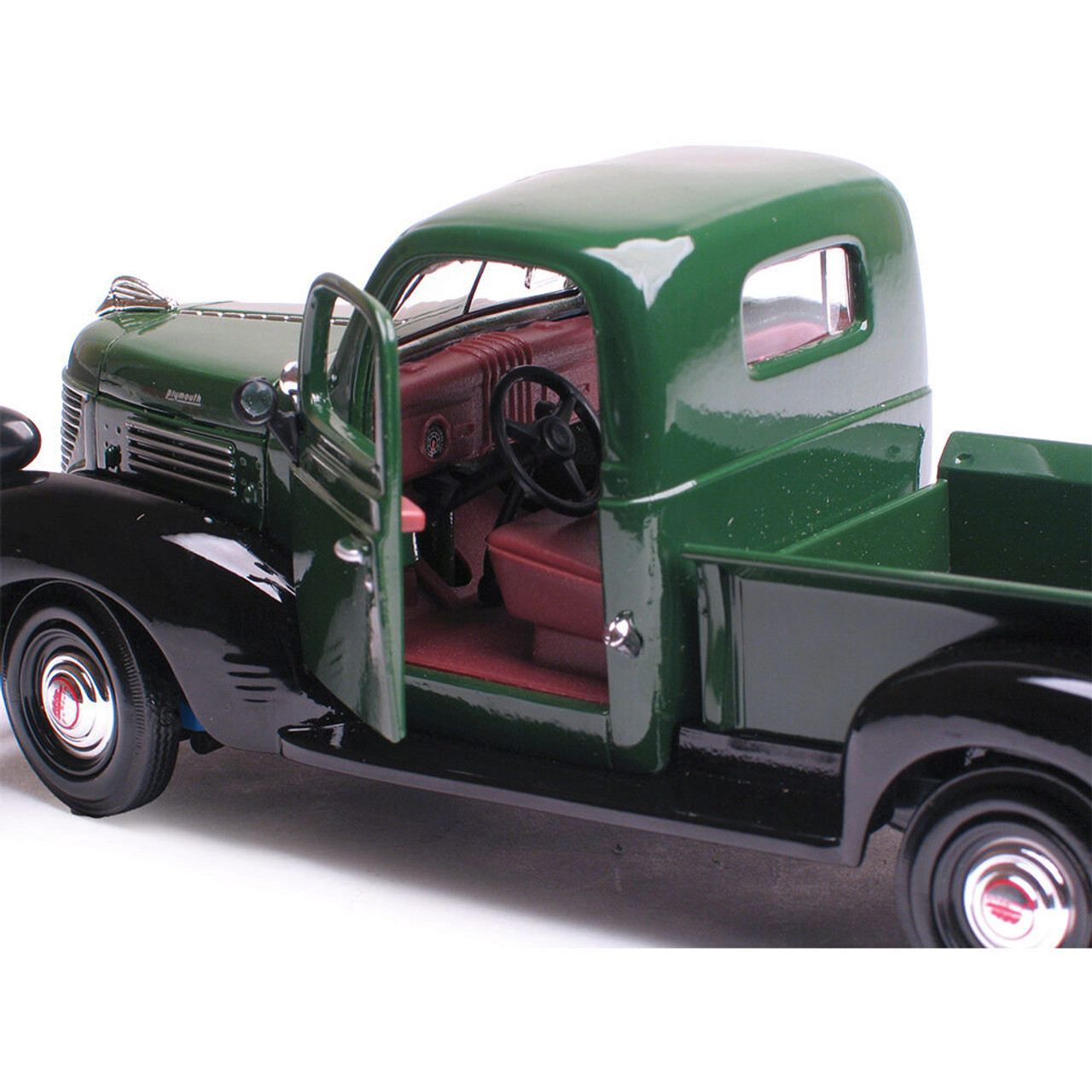 1941 Plymouth Pickup GREEN Diecast Model | Motormax
