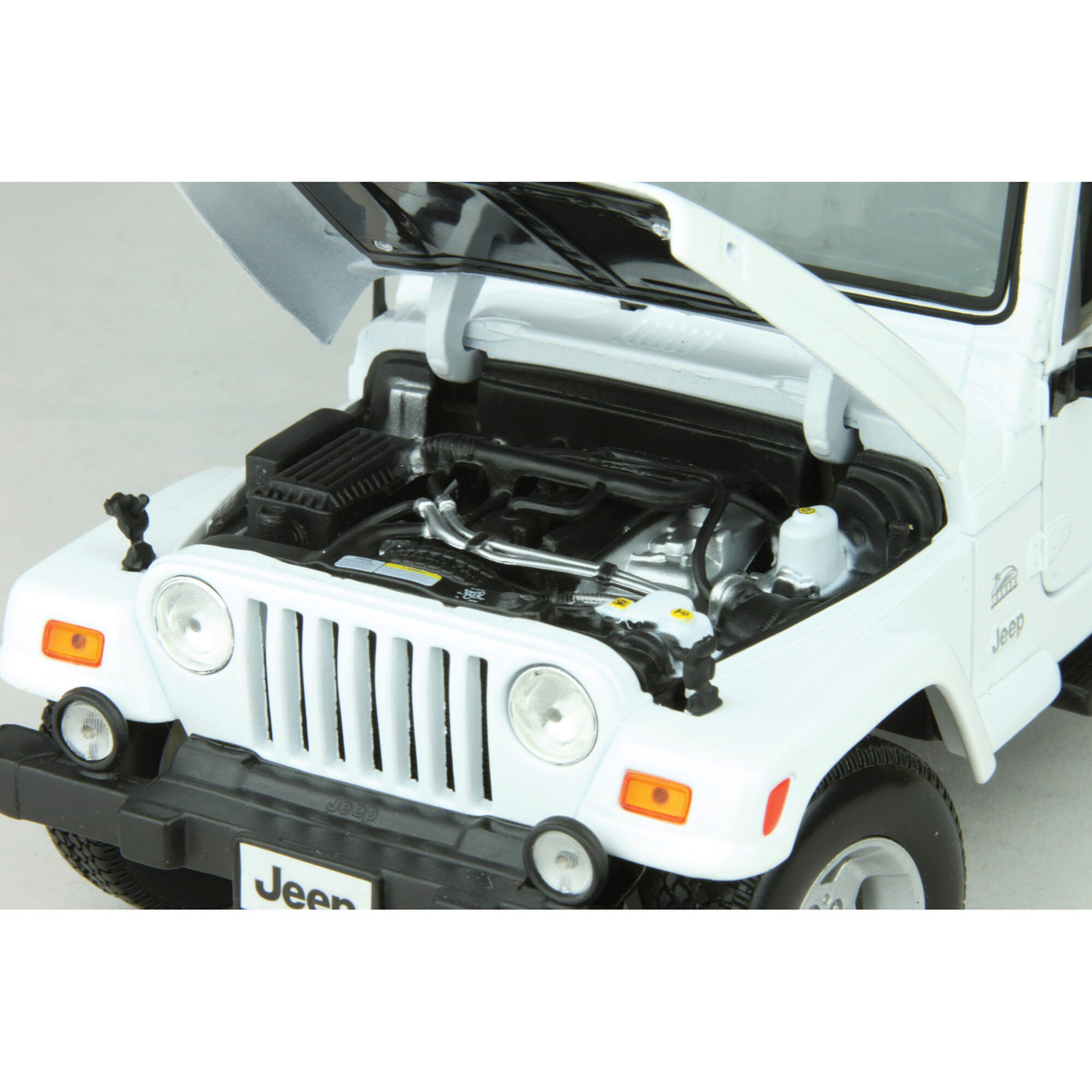 Jeep Wrangler Sahara Diecast Model Truck | Maisto