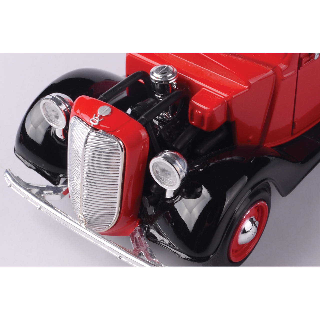 1937 Ford Pickup 1:24 Scale Diecast Model Truck by Motormax