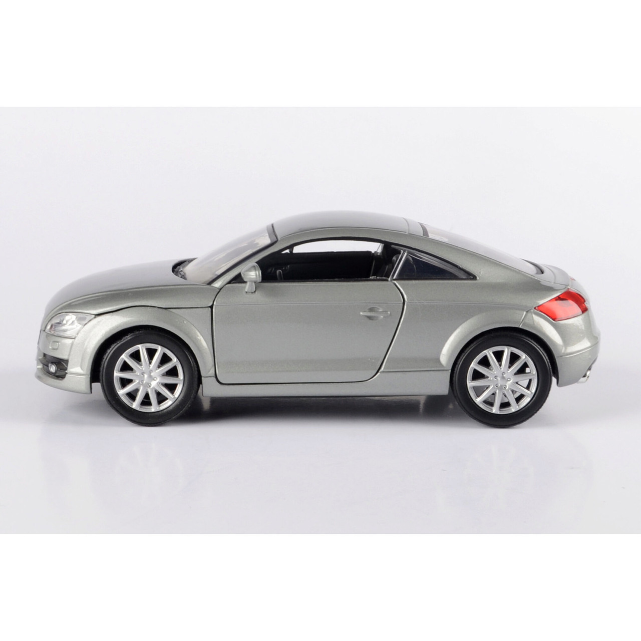 2007 Audi TT Coupe 1:24 Scale Diecast Model Car by Motormax