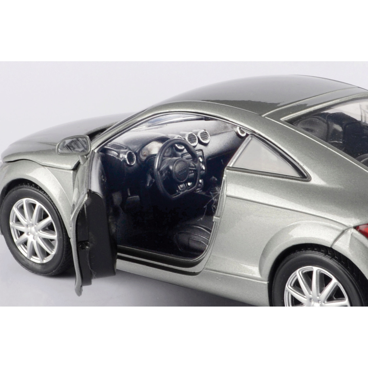 2007 Audi TT Coupe 1:24 Scale Diecast Model Car by Motormax