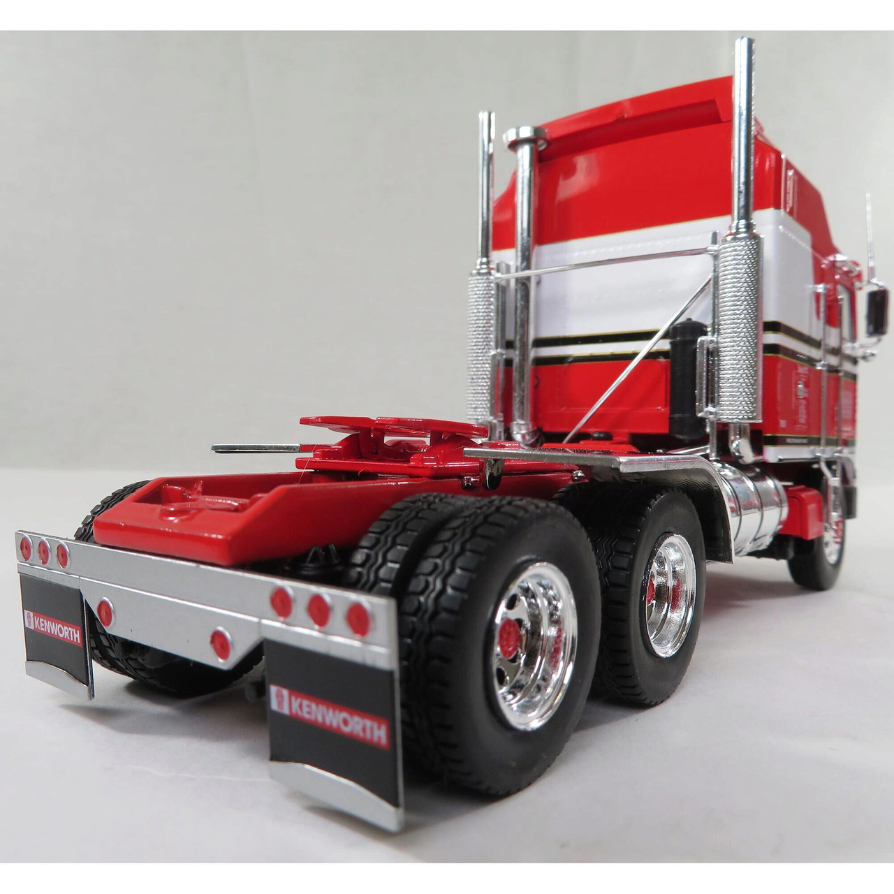 1/43 ICONIC REPLCAS KENWORTH k100 AERODYNE1979 B.J and the bear