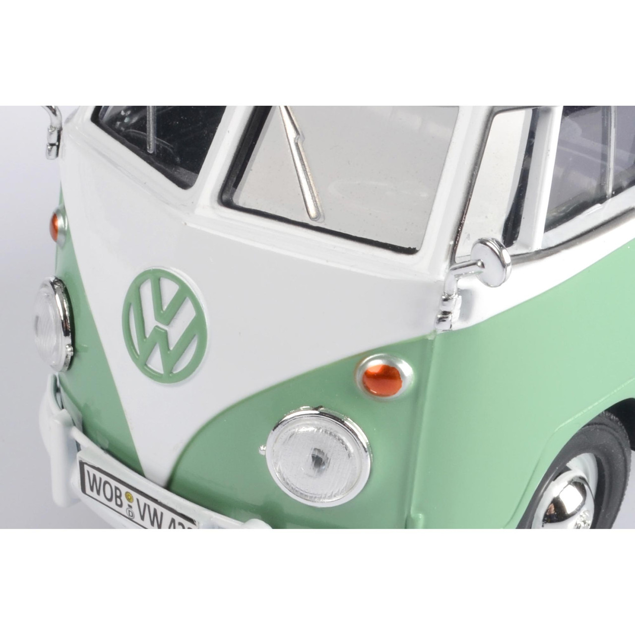 Volkswagen Type 2 ( T1 ) Pickup-2-White / Green | Motormax