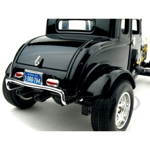 1932 Ford Hot Rod - Black Flames 1:18 Scale Diecast Model by Motormax Alt Image 2