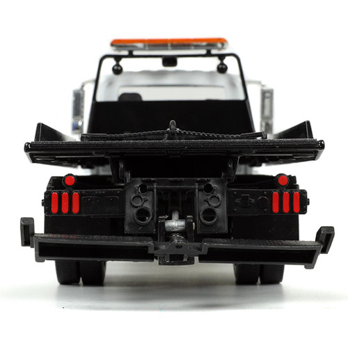 International Flatbed Tow Truck Alt Image 2