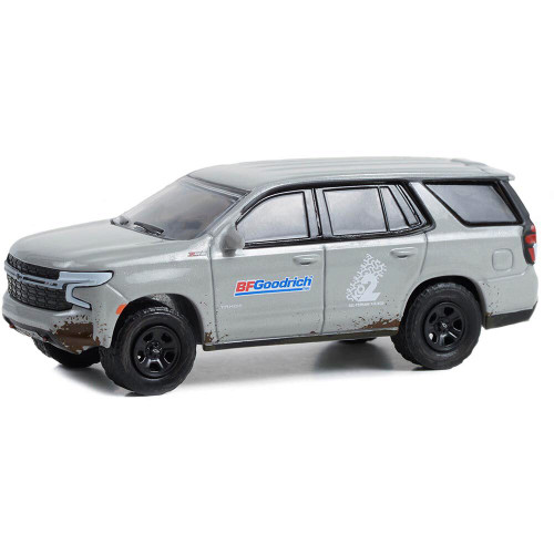 2021 Chevrolet Tahoe White Diecast Model Truck | Maisto