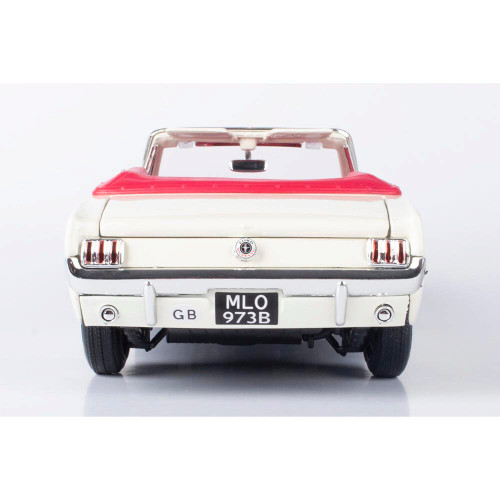 James Bond - 1964 1/2 Ford Goldfinger Mustang - White 1:18 Scale Diecast Model by Motormax Alt Image 3