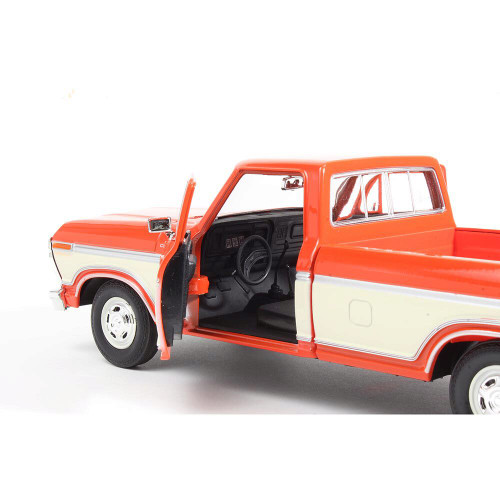 1979 Ford F-150 Custom - Two-tone  Orange & White 1:24 Scale Diecast Model by Motormax Alt Image 3