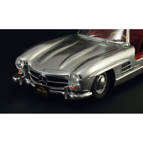 Mercedes-Benz 300 SL Gullwing 1/16 Kit Alt Image 2