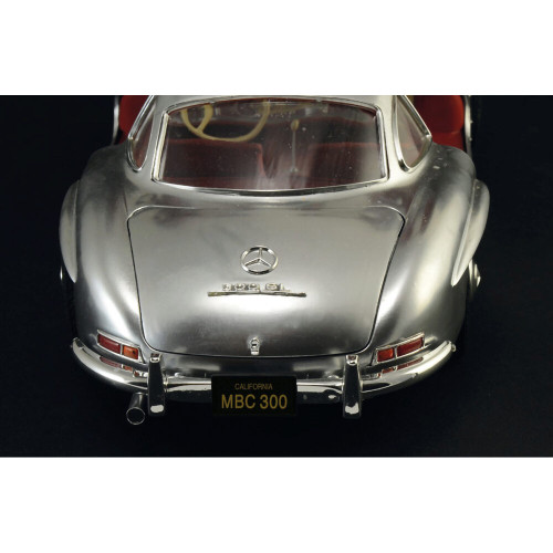 Mercedes-Benz 300 SL Gullwing 1/16 Kit Alt Image 4