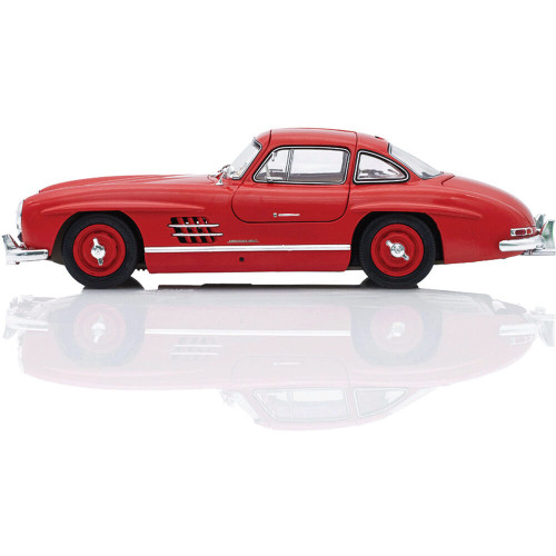 Mercedes 300 SL Gullwing Alt Image 2