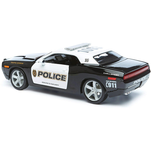 2006 Dodge Challenger Concept - Police - B&W 1:18 Scale Diecast Model Car by Maisto Alt Image 4