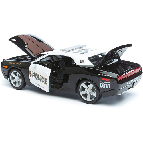 2006 Dodge Challenger Concept - Police - B&W 1:18 Scale Diecast Model Car by Maisto Alt Image 5