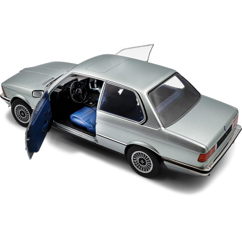 1980 BMW E21 323I - Saphirblau Metallic 1:18 Scale Diecast Model Car by Solido Alt Image 2