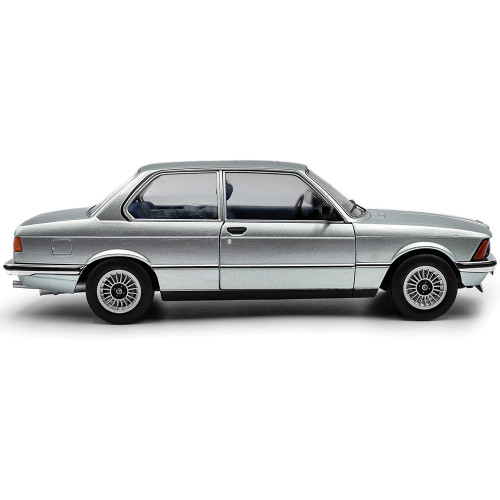 1980 BMW E21 323I - Saphirblau Metallic 1:18 Scale Diecast Model Car by Solido Alt Image 4