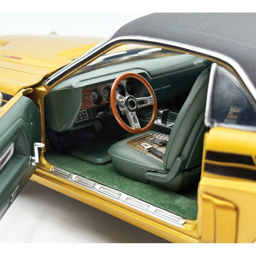 1971 Dodge Challenger R/T - GY8 1:18 Scale Diecast Model Car by Acme Alt Image 4