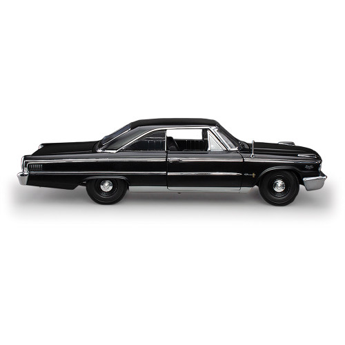 1963 Ford Galaxie 500 XL Hardtop - Semi-gloss Black (Fast 5 ) 1:18 Scale Diecast Model Car by Sunstar Alt Image 6