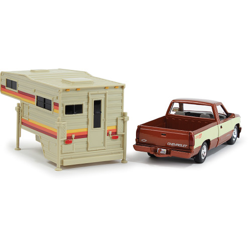 1992 Chevy 454 SS Pickup With Slide-In Camper 1:24 Scale  by Motormax Alt Image 8