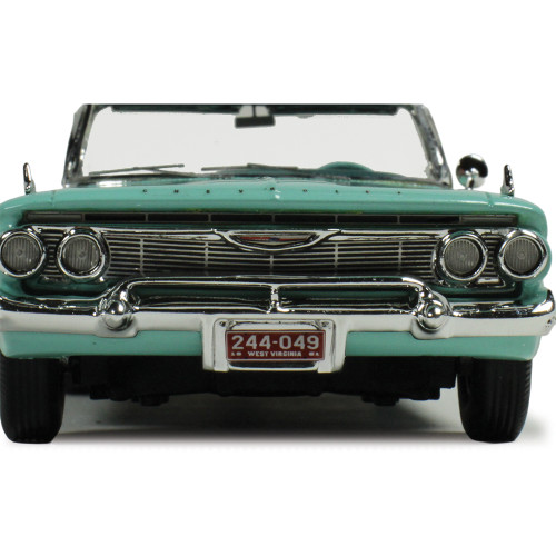 1961 Chevrolet Impala Convertible - Green 1:43 Scale Cast Resin Model Car by Goldvarg Collection Alt Image 3