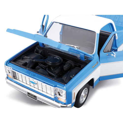 1974 Chevrolet C10 Cheyenne Super - Blue/White 1:18 Scale Diecast Model Truck by Maisto Alt Image 5