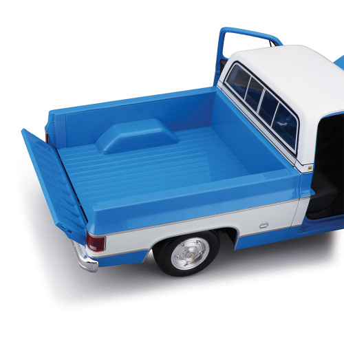 1974 Chevrolet C10 Cheyenne Super - Blue/White 1:18 Scale Diecast Model Truck by Maisto Alt Image 6