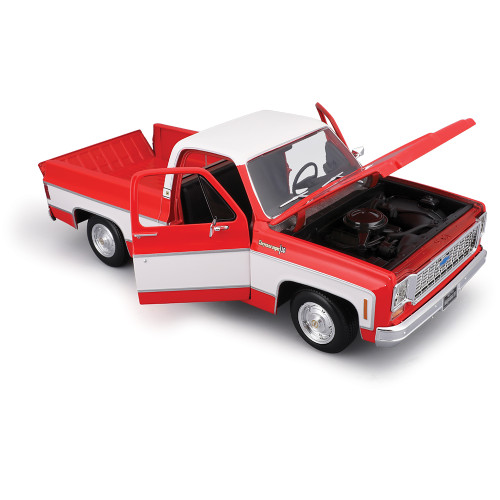 1974 Chevrolet C10 Cheyenne Super - Red/White 1:18 Scale Diecast Model Truck by Maisto Alt Image 1