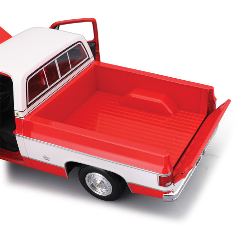 1974 Chevrolet C10 Cheyenne Super Red/White | Maisto