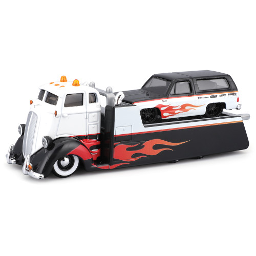 COE Custom Flatbed & 1979 K5 Blazer 1:64 Scale  by Maisto Main Image