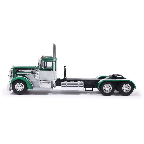 1952 Peterbilt 350 - Green 1:64 Scale  by IXO Models Alt Image 4