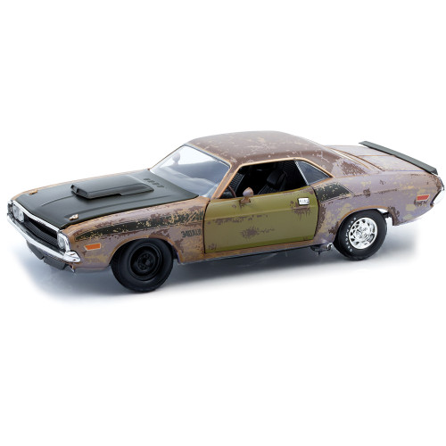 1970 Dodge Challenger T/A - Barn Find 1:24 Scale Diecast Model Car by M2 Machines Main Image