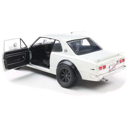 1970 Nissan Skyline (C10) Hakosuka Solido Works - Pearl White Alt Image 3
