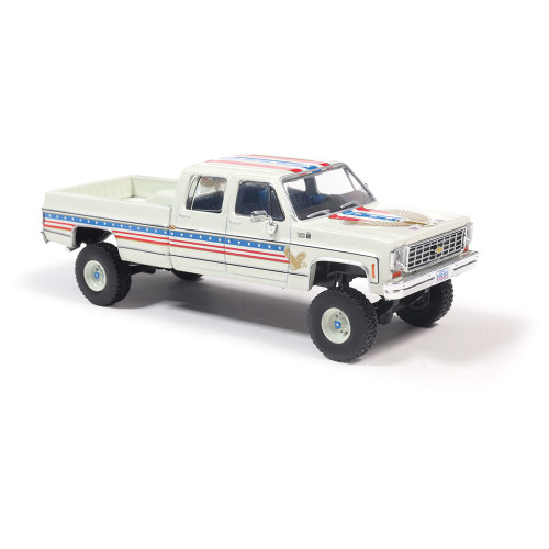 1976 Chevrolet Custom Deluxe K30 Fleetside - July 4th 250th Anniversary Exclusive 1:64 Scale Diecast Model Truck by IXO Models Alt Image 2