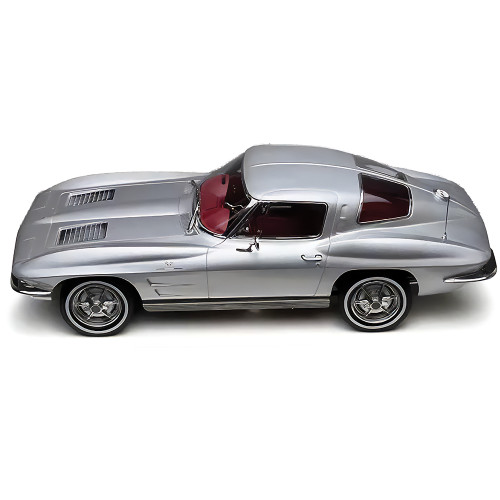1963 Chevrolet Corvette Sting Ray Split Window 1:18 Scale Diecast Model Car by Norev Alt Image 4