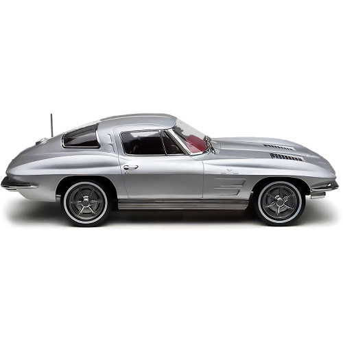 1963 Chevrolet Corvette Sting Ray Split Window 1:18 Scale Diecast Model Car by Norev Alt Image 7