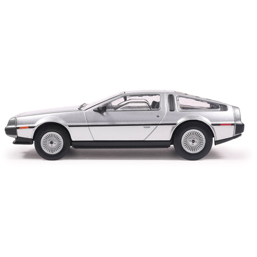 1981 DeLorean DMC-12 - Silver Alt Image 4