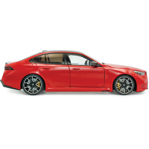 2025 BMW M5 Fire - Red 1:18 Scale Diecast Model Car by Solido Alt Image 7